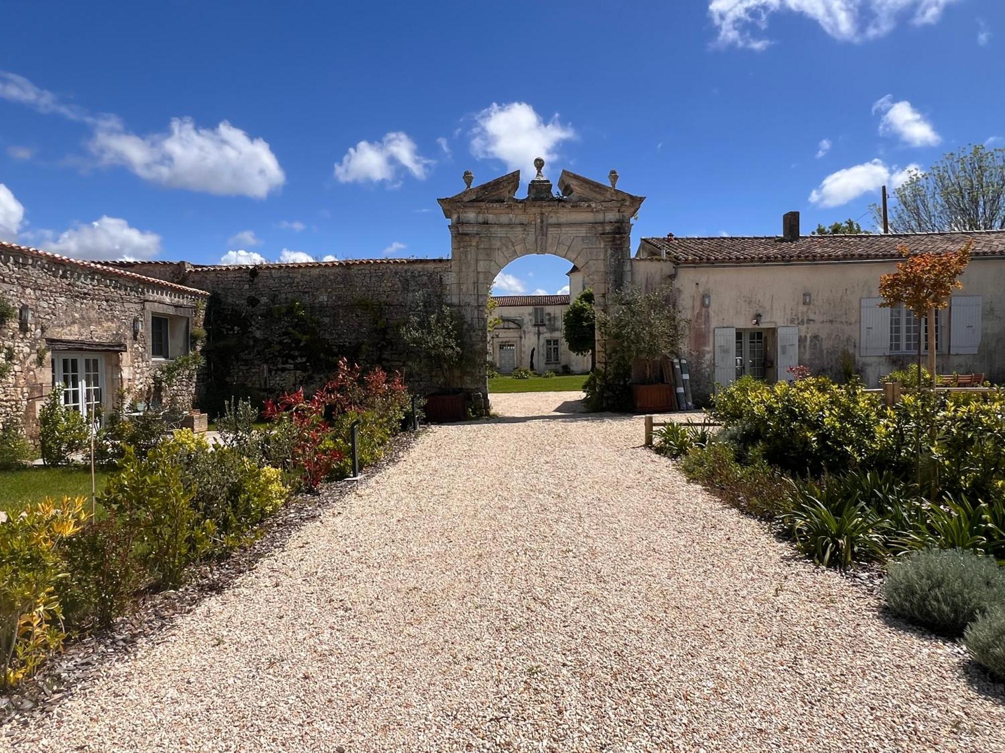 Chateau De Feusse Saint-Just-Luzac Екстериор снимка