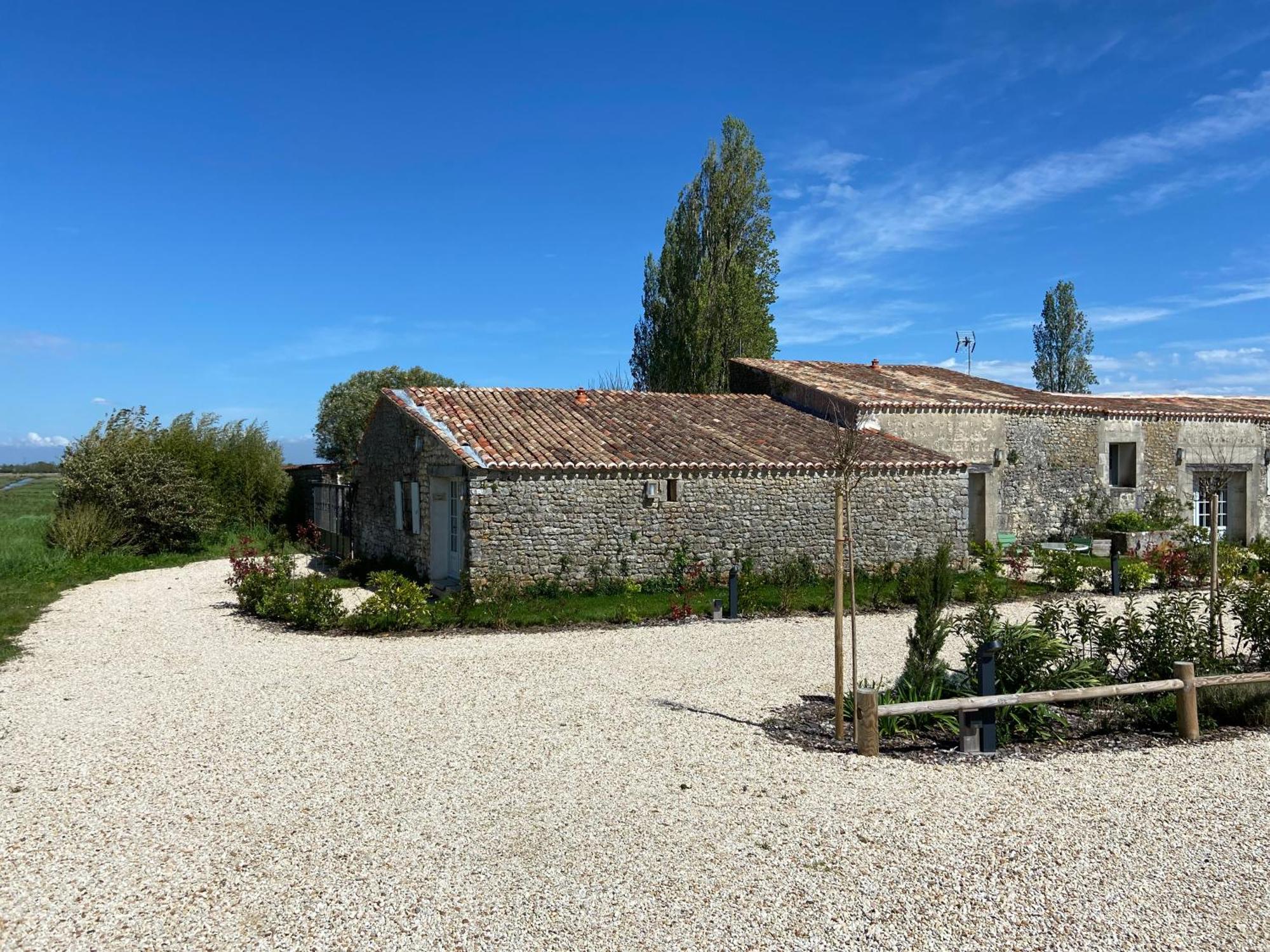 Chateau De Feusse Saint-Just-Luzac Екстериор снимка